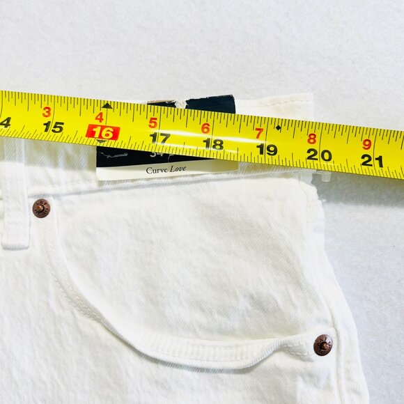 Abercrombie & Fitch Women Stretch White High Rise The Mom Short Plus Sz 18 NWT - Picture 6 of 9